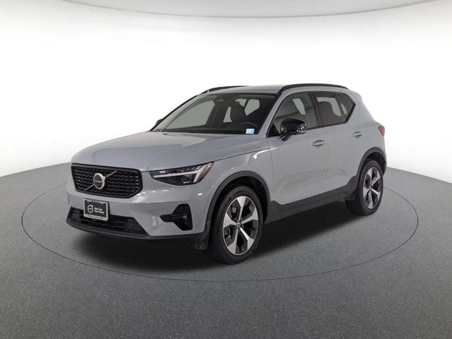2026 Volvo XC40