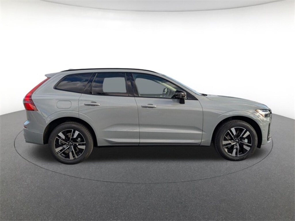 New 2026 Volvo XC60 plug-in hybrid T8 Plus SUV