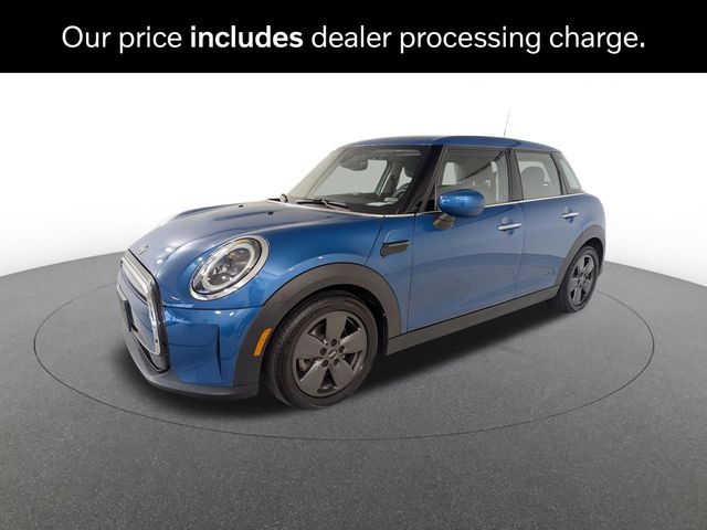 2024 MINI Hardtop Cooper's photo