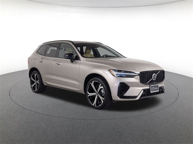 2024 Volvo XC60 Hybrid T8 Ultimate photo 3