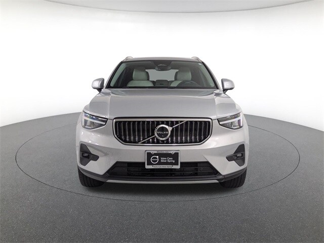 2023 Volvo XC40 AWD Plus photo 2