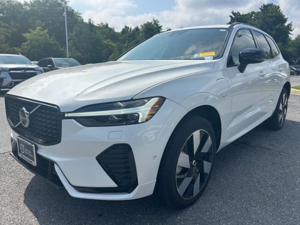 Certified 2024 Volvo XC60 plug-in hybrid T8 Plus Dark SUV