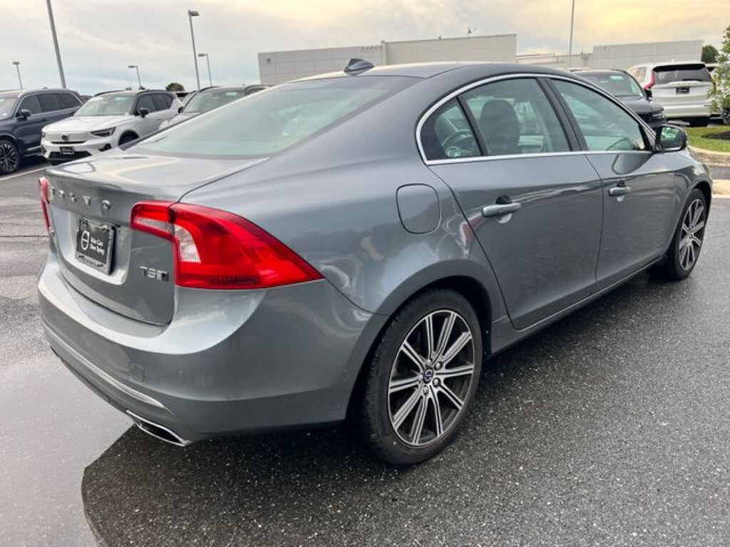 Used 2018 Volvo S60 T5 Inscription AWD Platinum Sedan