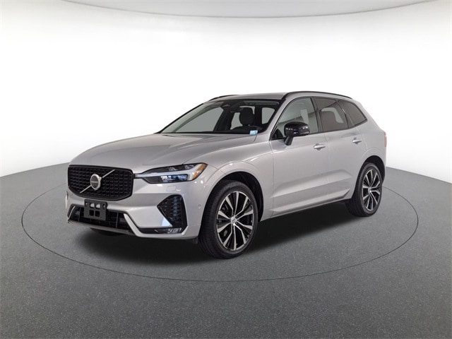 2023 Volvo XC60 Plus's photo