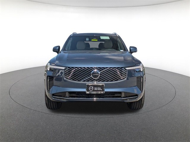 2025 Volvo XC90 Core photo 2