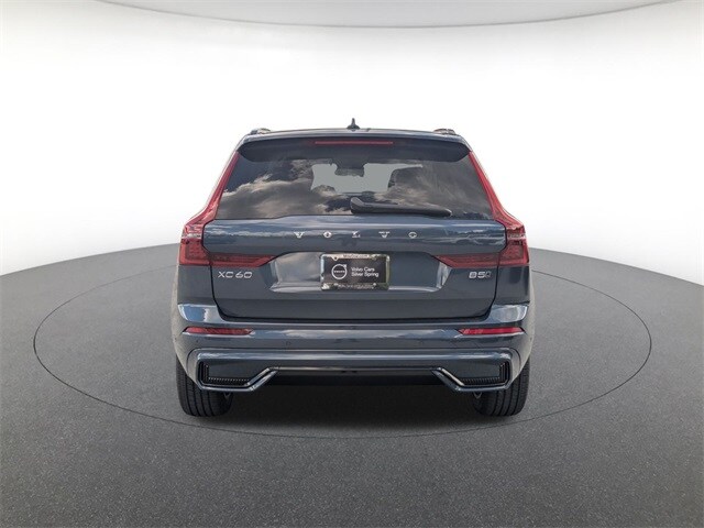 2026 Volvo XC60 B5 photo 4