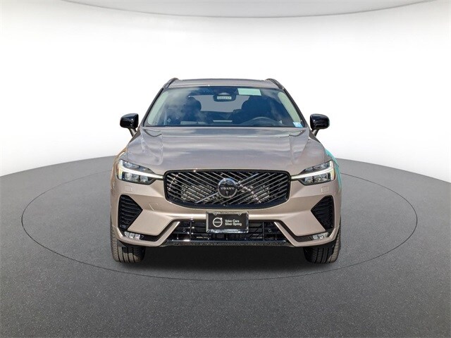 2026 Volvo XC60 B5 photo 2