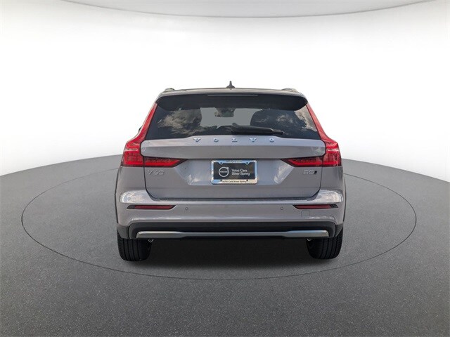 2026 Volvo V60 Cross Country B5 Plus photo 4