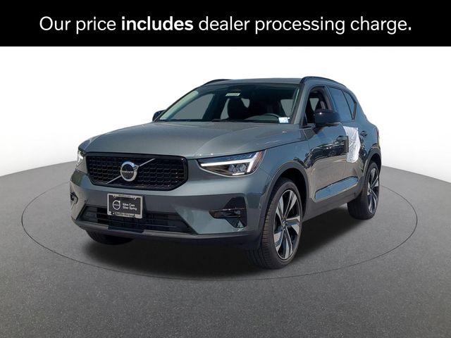 2026 Volvo XC40 B5 Plus Dark AWD's photo