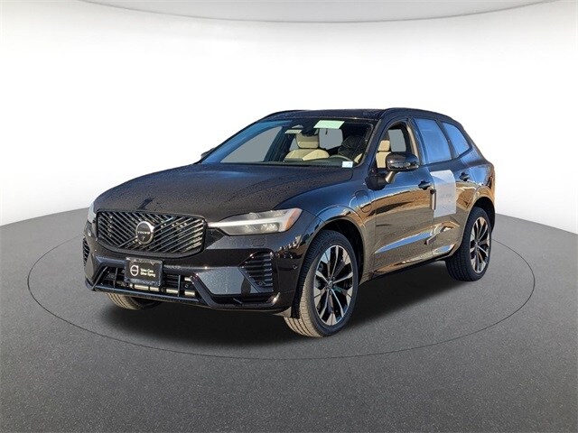 2026 Volvo XC60 Plus's photo