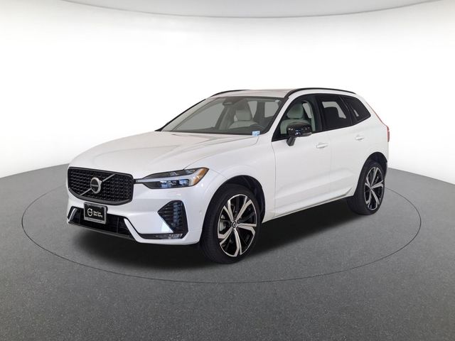 2024 Volvo XC60 B5 Ultimate Dark Theme AWD's photo