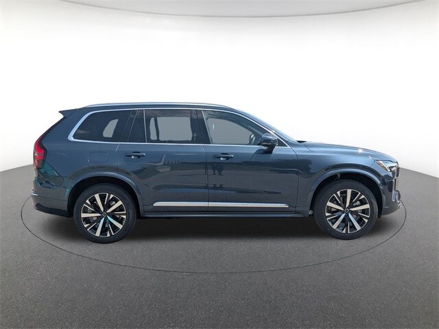 2026 Volvo XC90 B5 Core photo 3