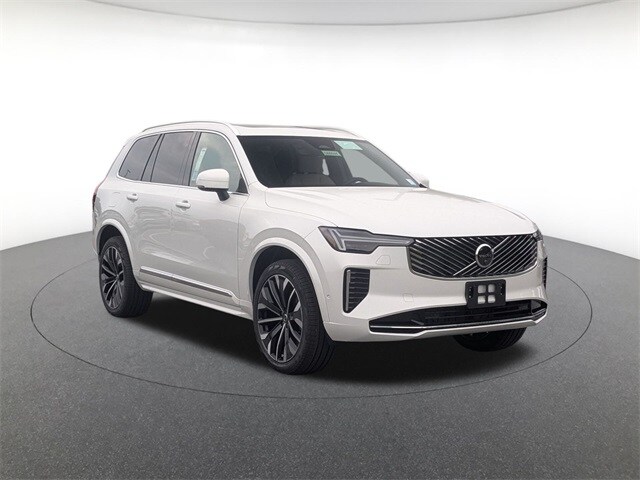 2026 Volvo XC90 Plus photo 2