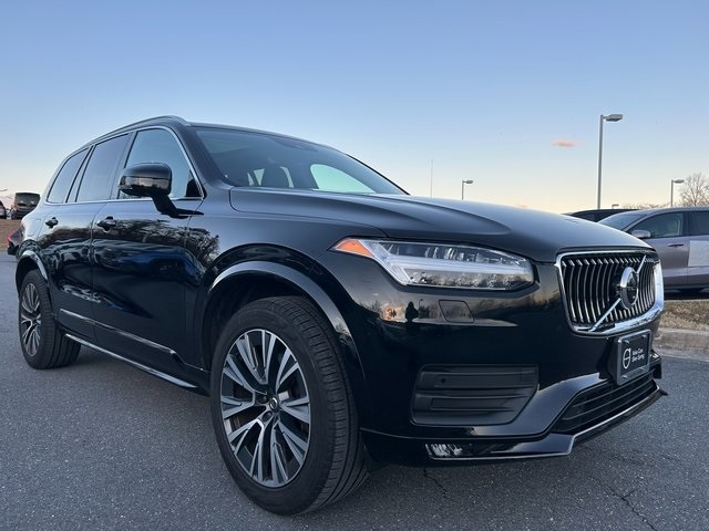 2021 Volvo XC90 Momentum's photo