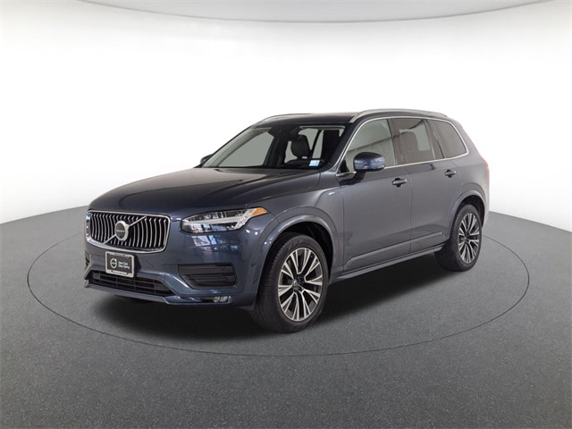 2020 Volvo XC90 Momentum's photo
