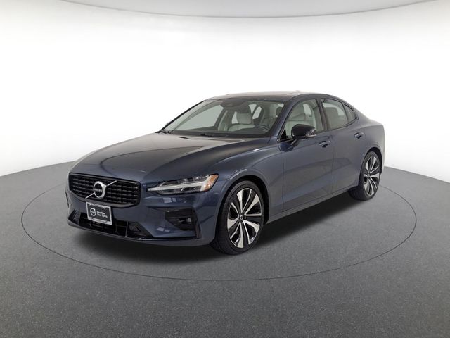 2022 Volvo S60 Momentum