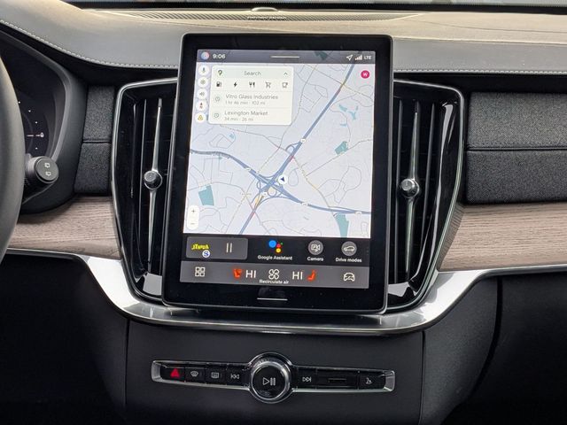 2026 Volvo XC90 Plus - Photo 14