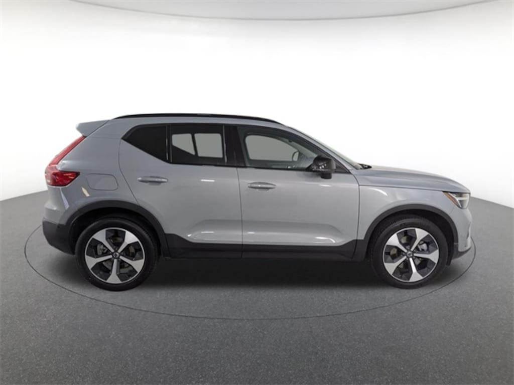 Certified 2026 Volvo XC40 B5 Plus SUV