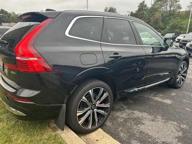 2023 Volvo XC60 B5 Ultimate photo 3