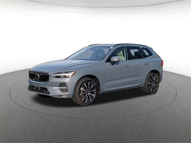 2023 Volvo XC60 Core's photo