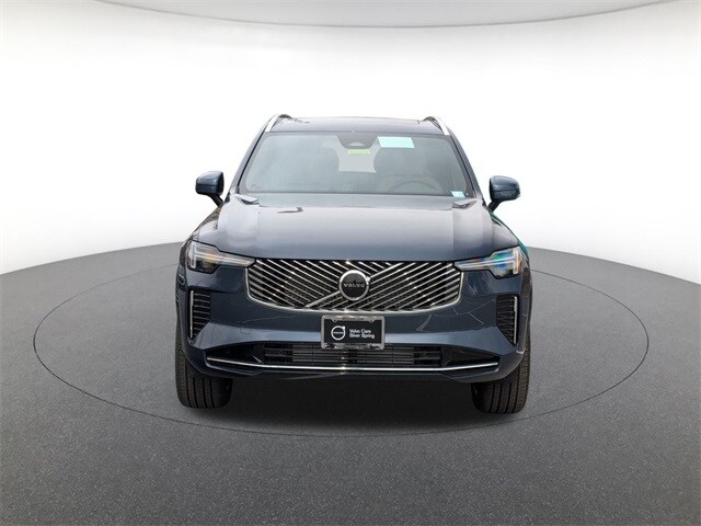 2025 Volvo XC90 T8 Core photo 2