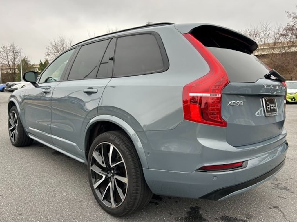 Used 2023 Volvo XC90 Recharge Plug-In Hybrid Plus Dark 7-Seater SUV