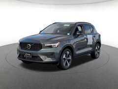 2026 Volvo XC40 B5 Core SUV