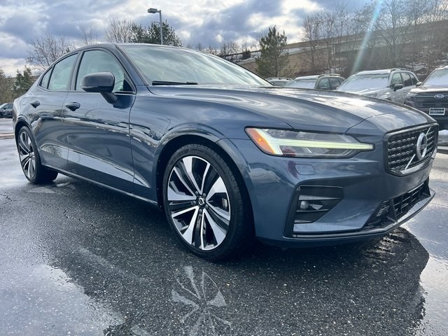 2022 Volvo S60 Momentum