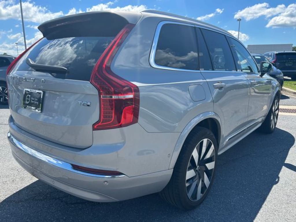 Certified 2025 Volvo XC90 plug-in hybrid T8 Plus 6-Seater SUV