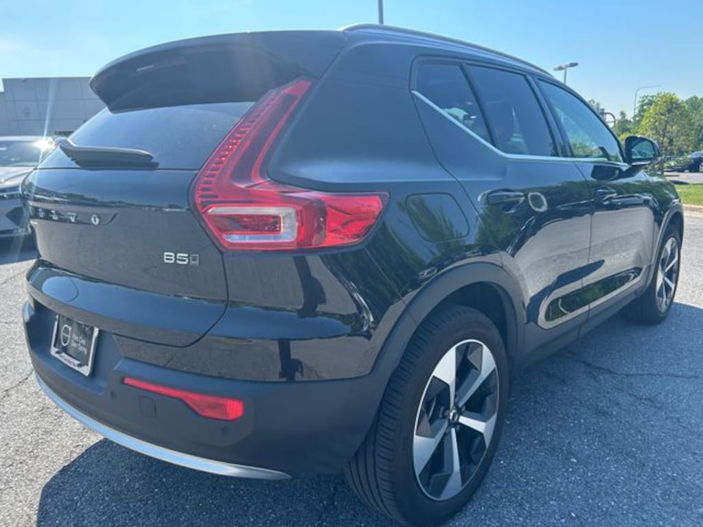 Used 2025 Volvo XC40 B5 Core Bright Theme SUV
