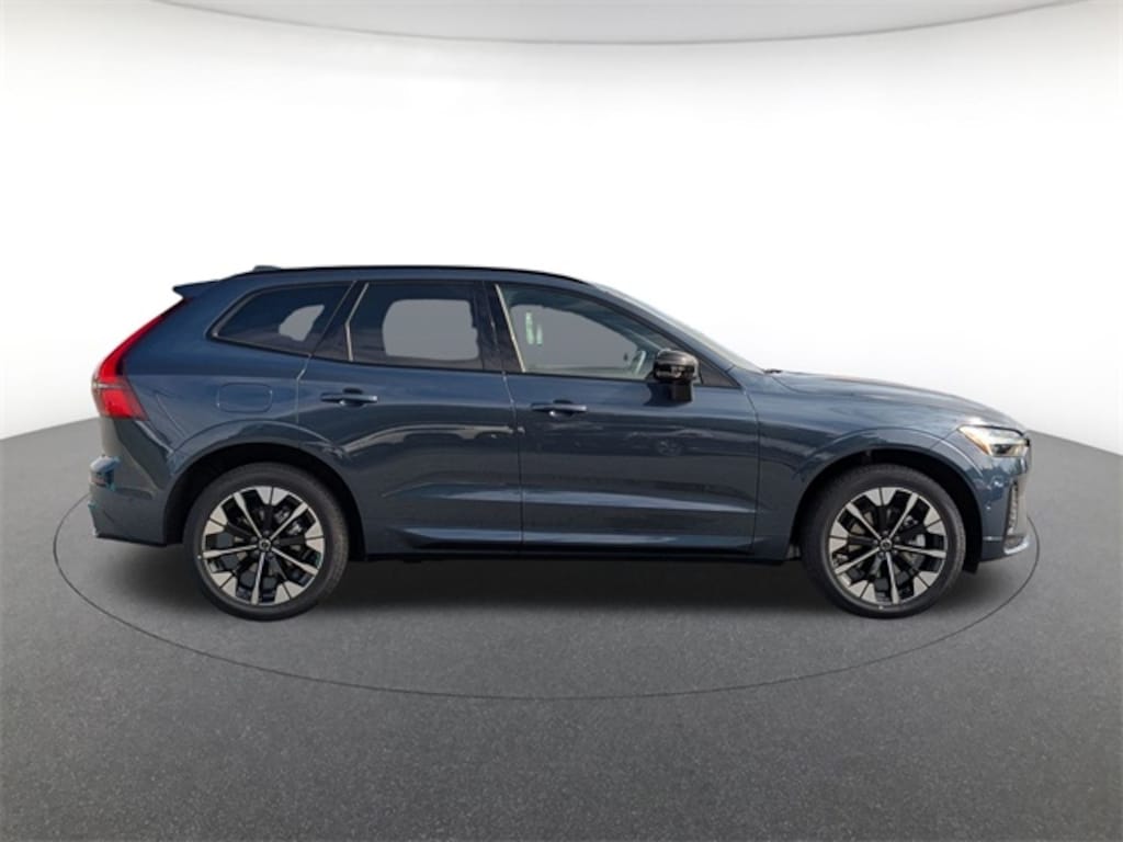 New 2026 Volvo XC60 B5 Plus SUV