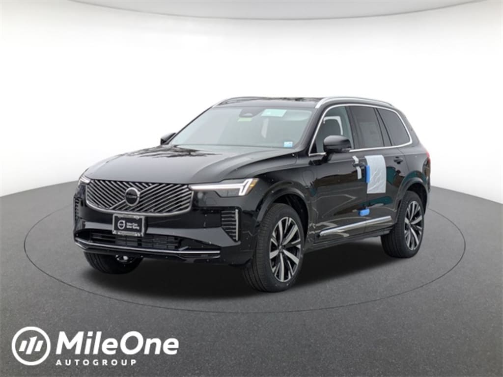 Certified 2025 Volvo XC90 plug-in hybrid T8 (2025.5) Core 7-Seater SUV