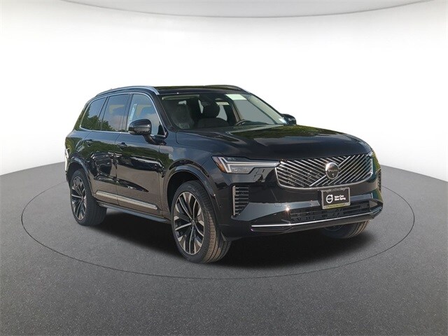 2026 Volvo XC90 Plus photo 3
