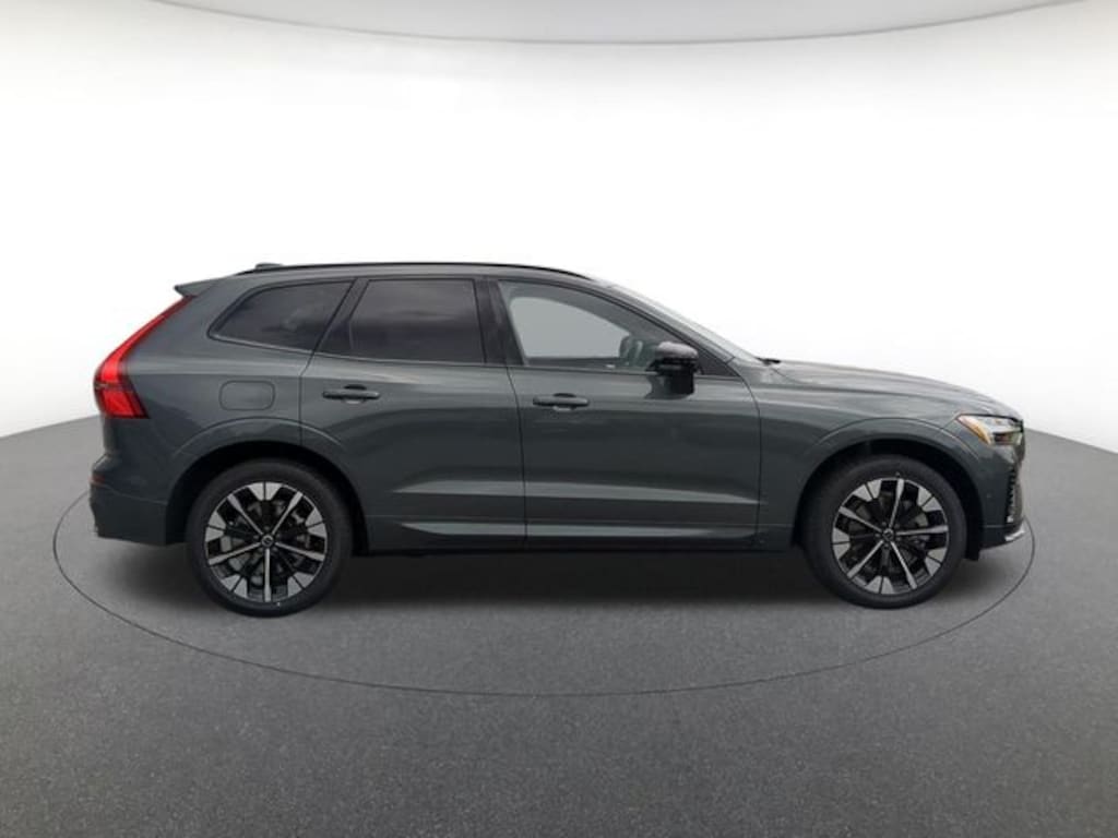 New 2026 Volvo XC60 plug-in hybrid T8 Plus SUV