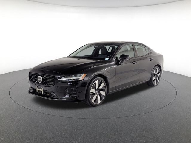 2024 Volvo S60 plug-in hybrid T8 Plus Dark Sedan