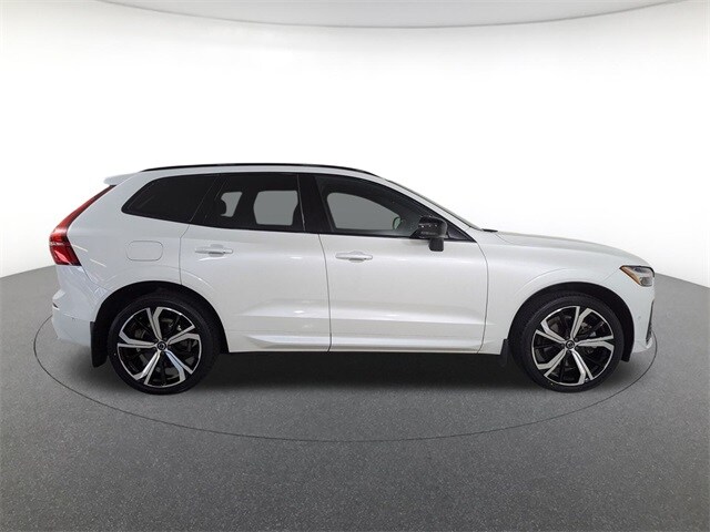 2023 Volvo XC60 Recharge Hybrid Ultimate photo 4