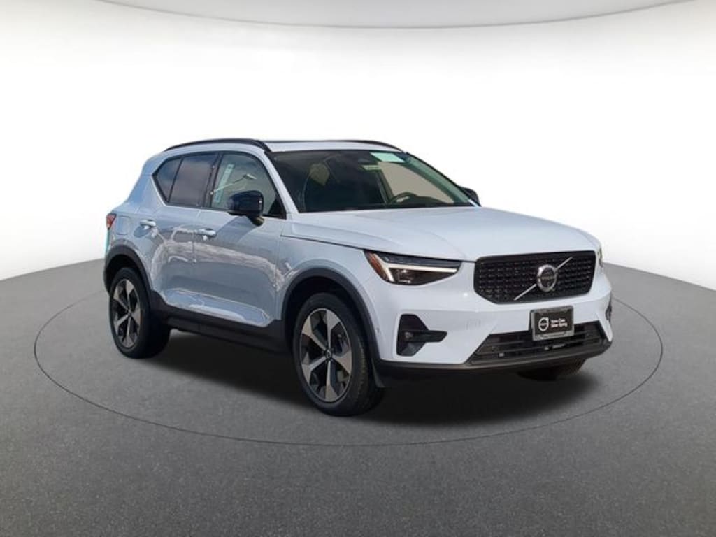 New 2026 Volvo XC40 B5 Plus SUV