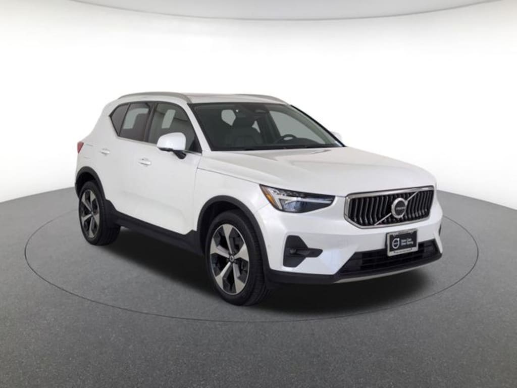 Certified 2023 Volvo XC40 B5 AWD Plus Bright SUV