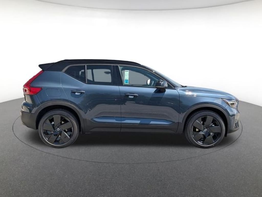 New 2026 Volvo XC40 B5 Ultra Black Edition SUV