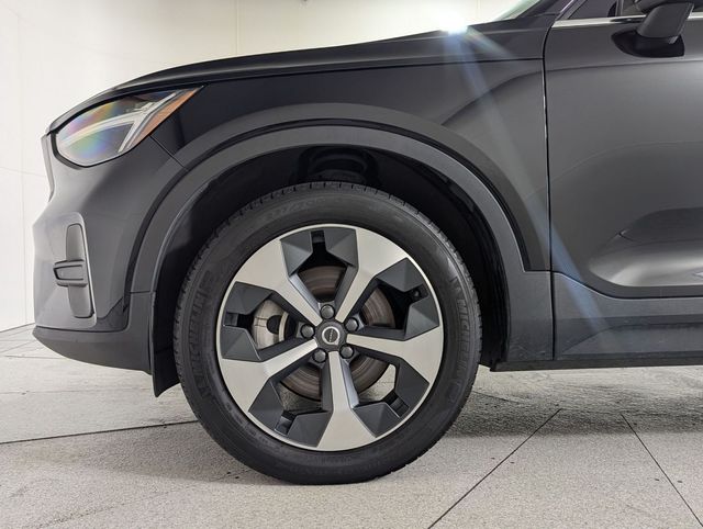2025 Volvo XC40 Core - Photo 22