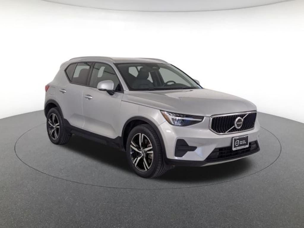 Certified 2023 Volvo XC40 B5 AWD Core SUV