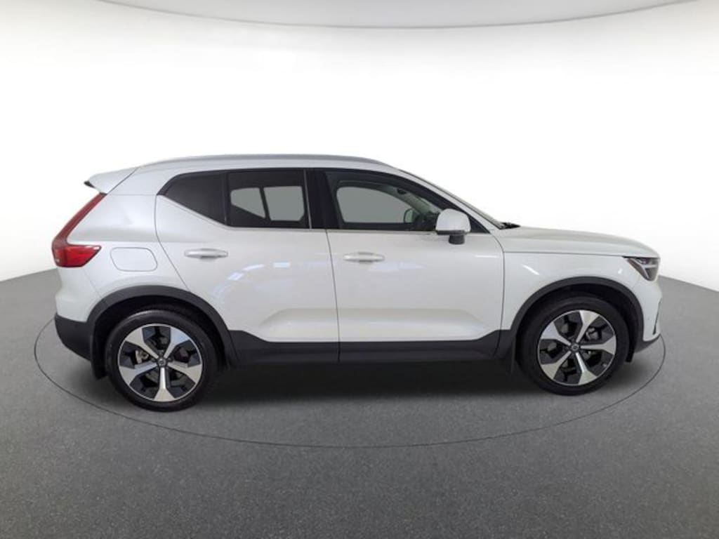 Certified 2023 Volvo XC40 B5 AWD Plus Bright SUV