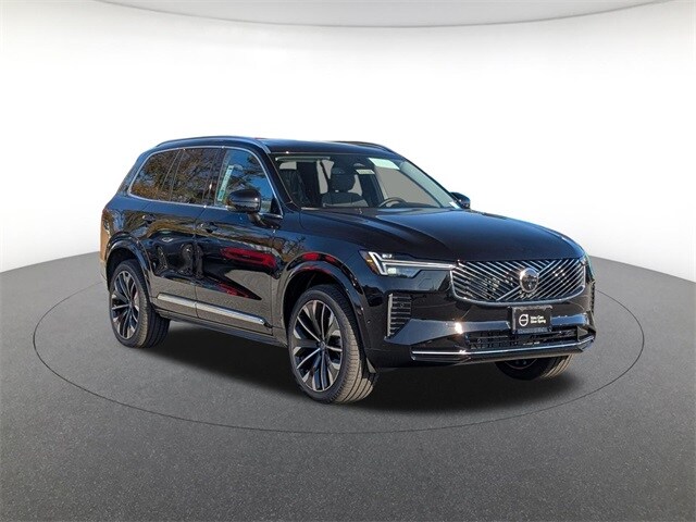 2026 Volvo XC90 Plus photo 2