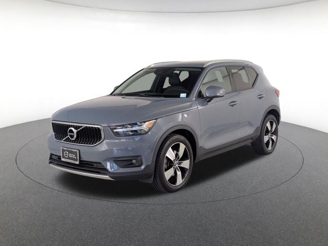 2021 Volvo XC40 Momentum