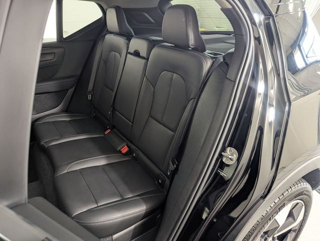 2025 Volvo XC40 Core - Photo 10