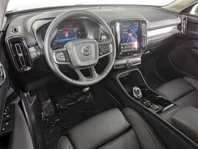 2026 Volvo XC40 Plus - Photo 10