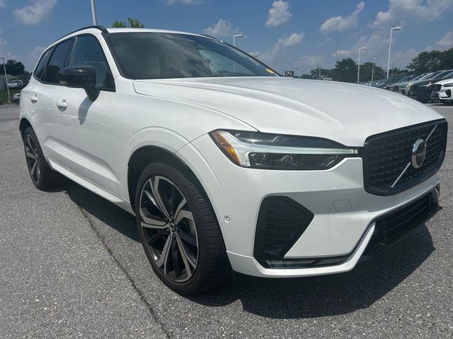 2025 Volvo XC60 B5 Ultra Dark AWD's photo