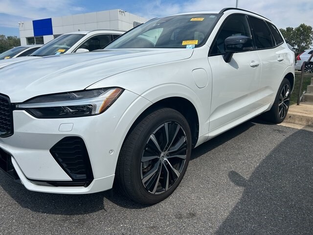 2023 Volvo XC60 Recharge Hybrid Plus photo 2