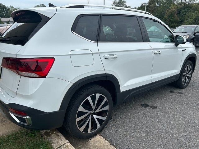 2023 Volkswagen Taos SE photo 4