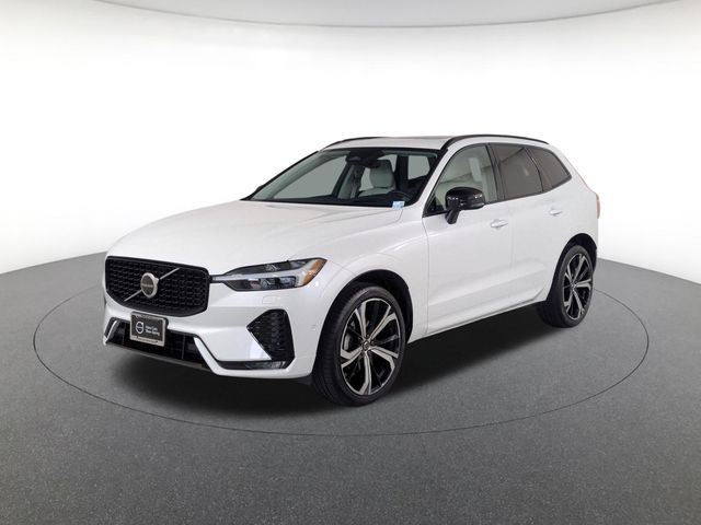 2023 Volvo XC60 B5 Ultimate Dark Theme AWD's photo